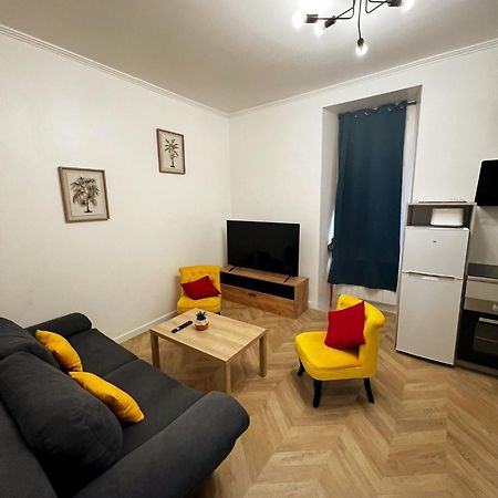 בורז'ה Appartement T2 Avec Terrasse Proche Cathedrale מראה חיצוני תמונה