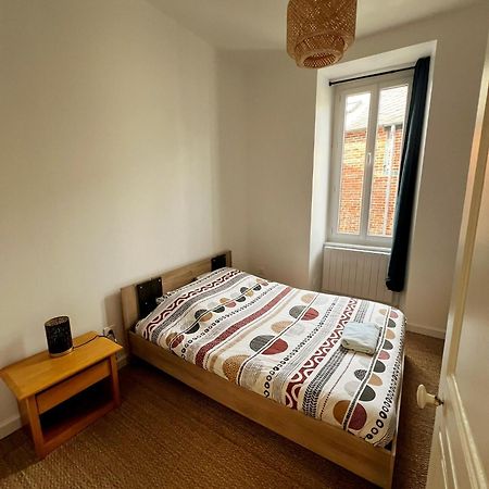 בורז'ה Appartement T2 Avec Terrasse Proche Cathedrale מראה חיצוני תמונה