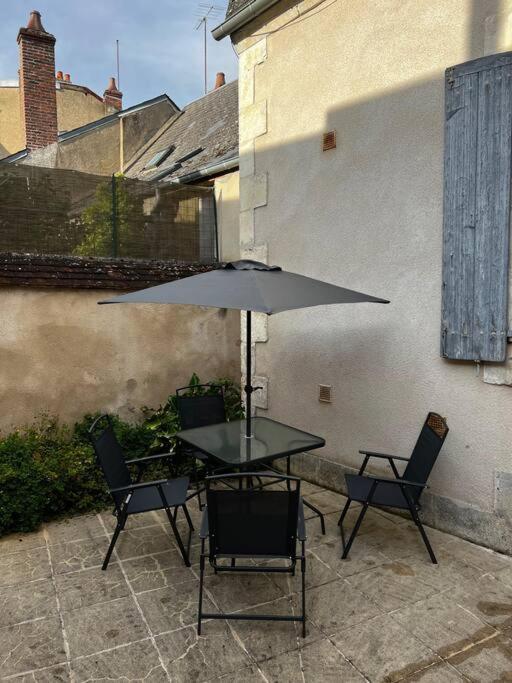 בורז'ה Appartement T2 Avec Terrasse Proche Cathedrale מראה חיצוני תמונה