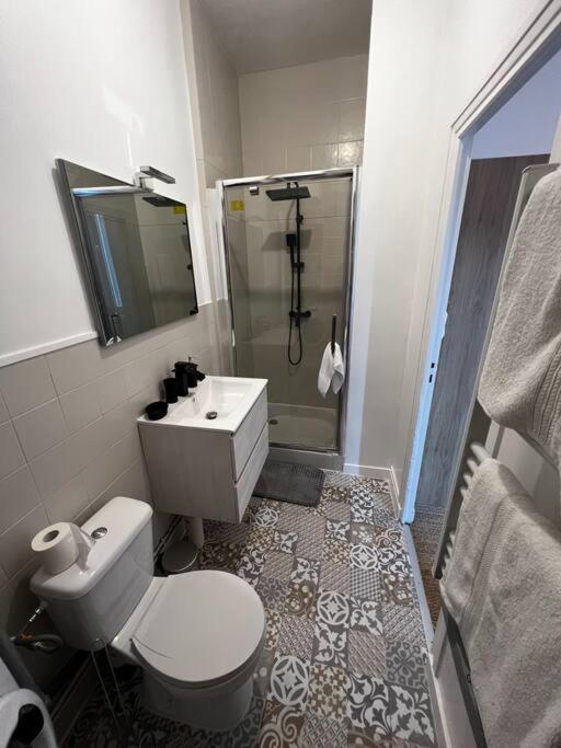 בורז'ה Appartement T2 Avec Terrasse Proche Cathedrale מראה חיצוני תמונה