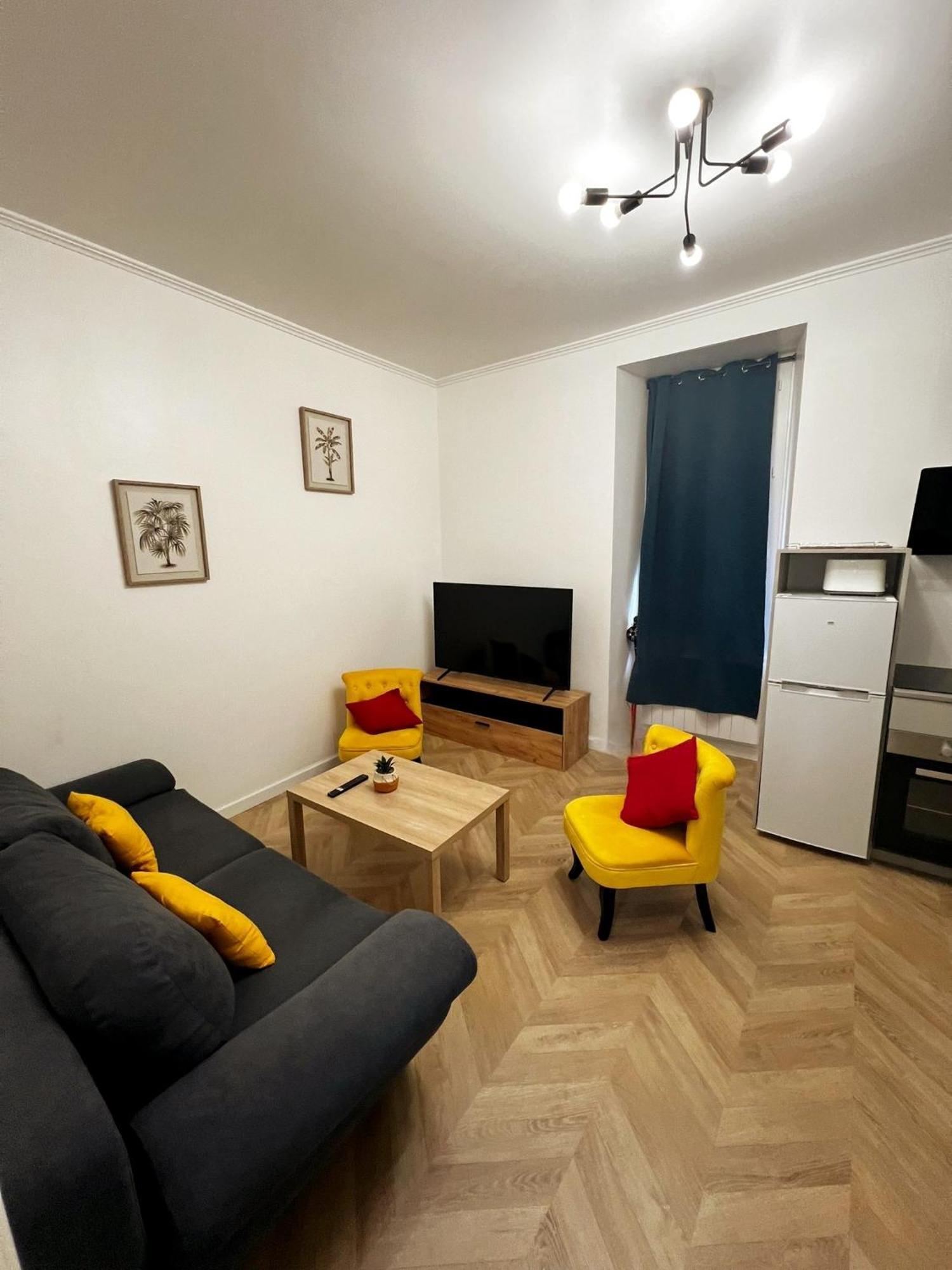 בורז'ה Appartement T2 Avec Terrasse Proche Cathedrale מראה חיצוני תמונה